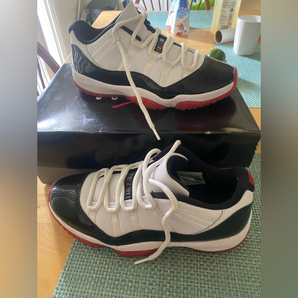 Air Jordan 11 low size 9